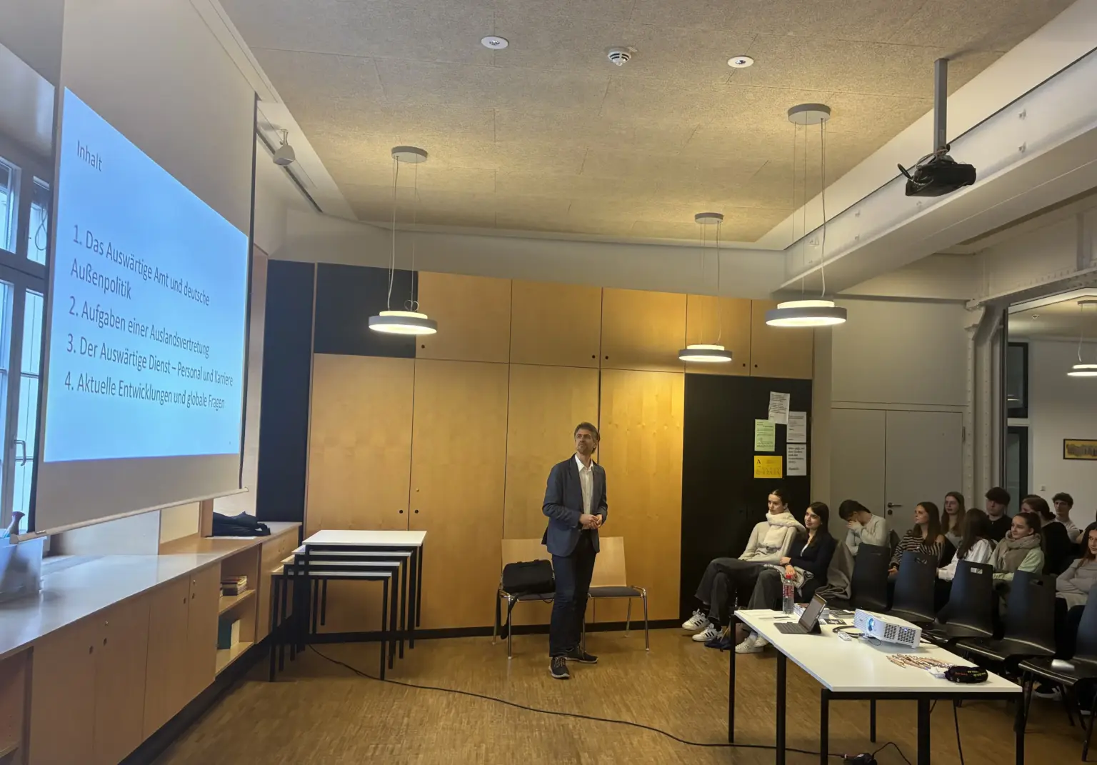 Klosterschule vom Hl Grab Diplomatie macht Schule 1