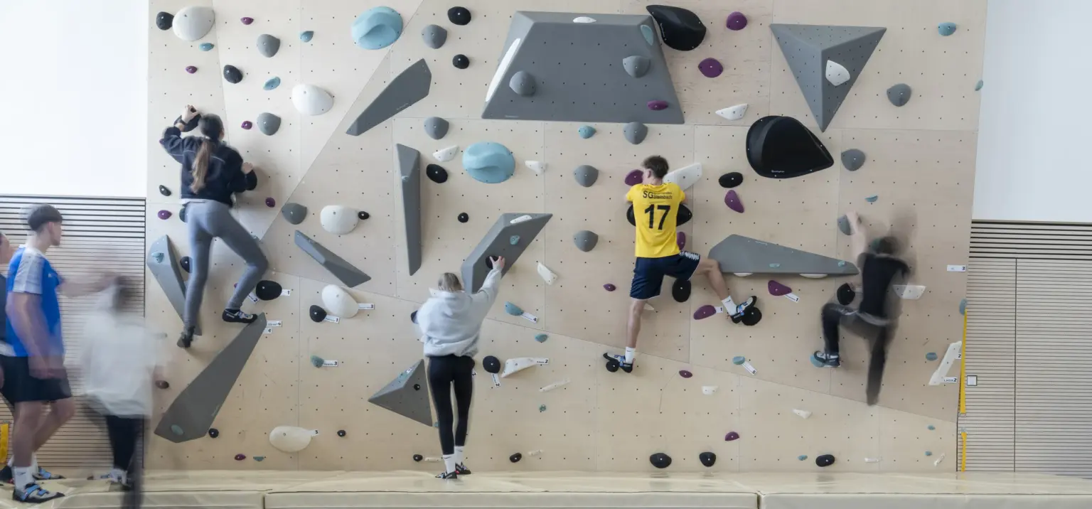 Klosterschule vom hl. Grab 0169 Sport bouldern