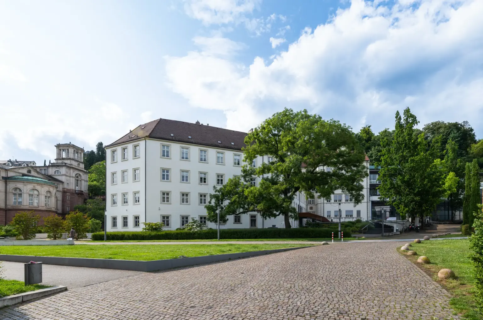 Klosterschule vom hl. Grab 5357 Schule aussen