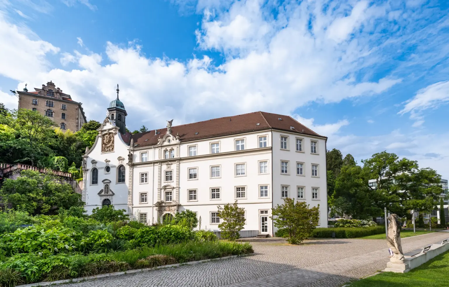 Klosterschule vom hl. Grab 5360 Schule aussen
