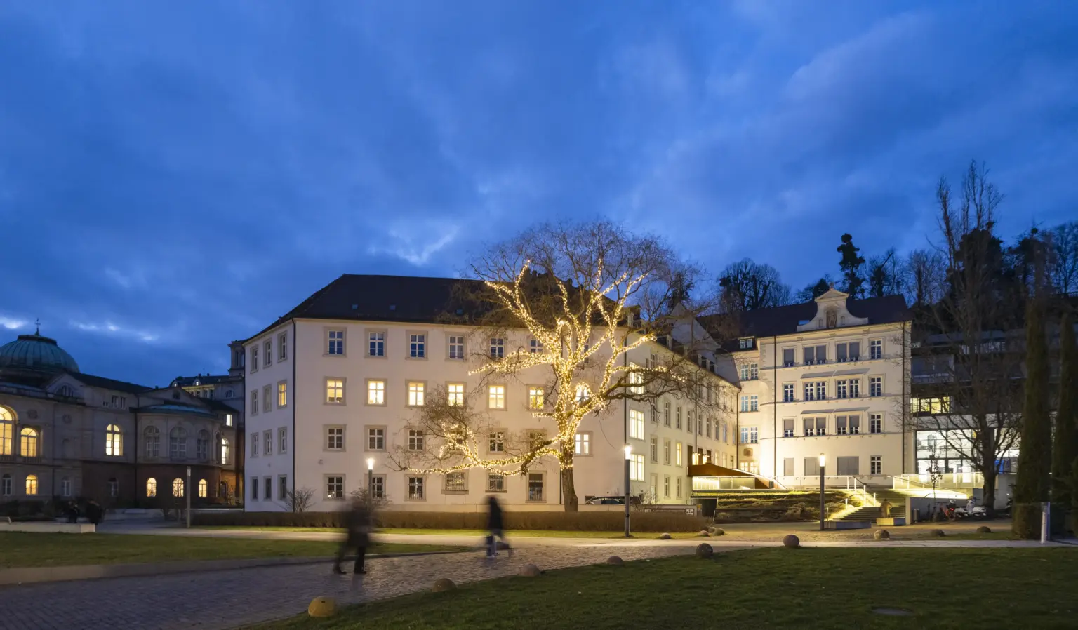 Klosterschule vom hl. Grab 9424 Klosterschule Hl. Grab von aussen bei Nacht Bad Bad Feb25 foto eberle