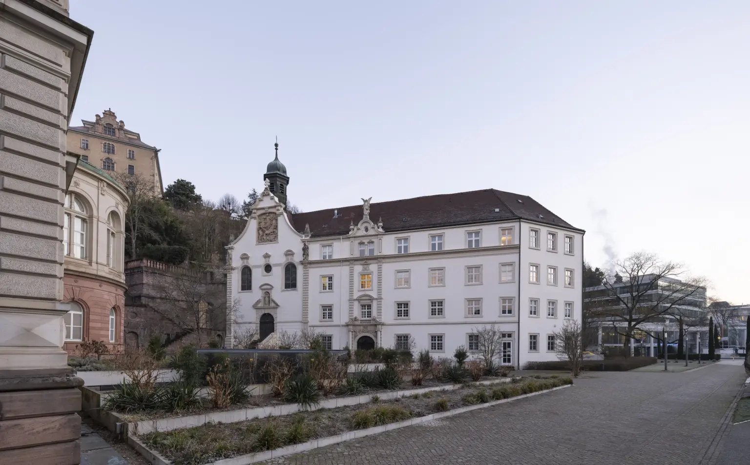 Klosterschule vom hl. Grab 9439 Klosterschule Hl. Grab von aussen bei Tag Bad Bad Feb25 foto eberle